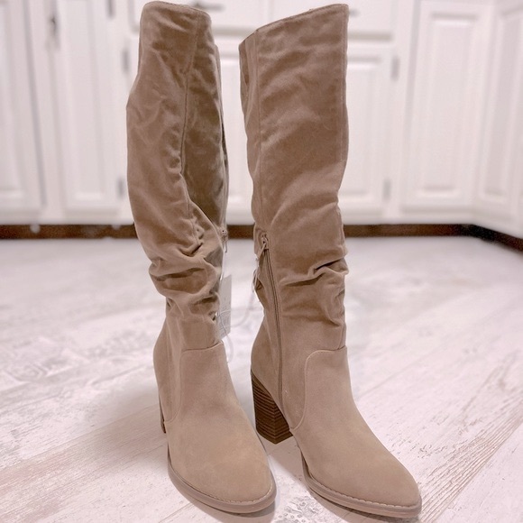 Universal Thread Shoes - Universal Thread Lainee block Heeled boot faux suede with side zipper size 9